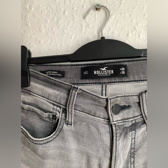 Hollister grey wash super skinny jeans. 28W 30L - Picture 3 of 6